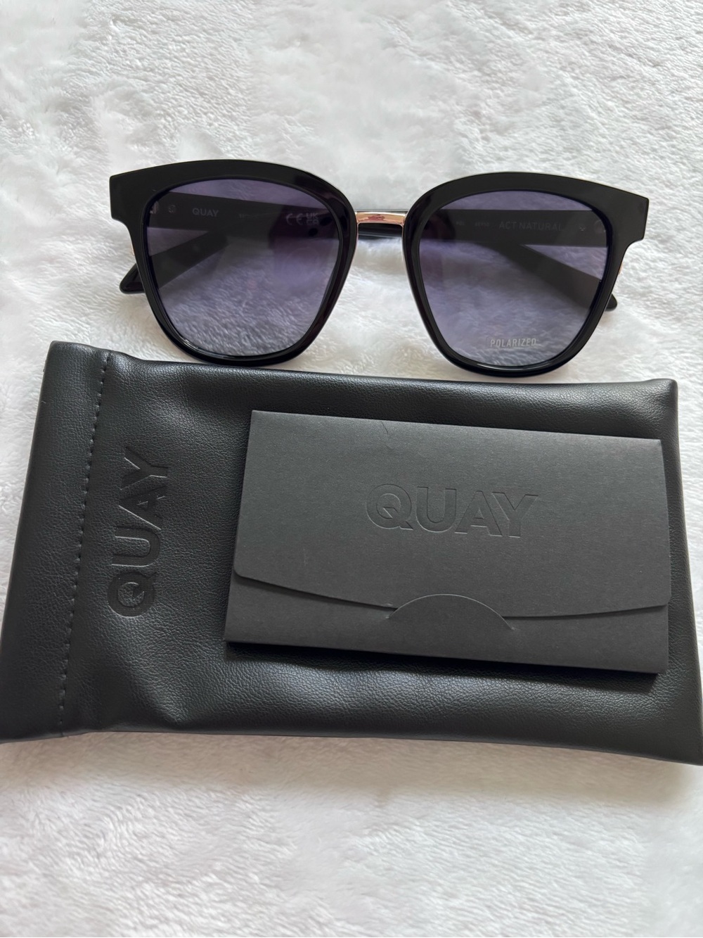 QUAY AUSTRALIA Act Natural Black Gold Polarized Square Sunglasses and Case--NEW